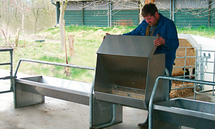 This picture shows a concentrate feed dispenser.