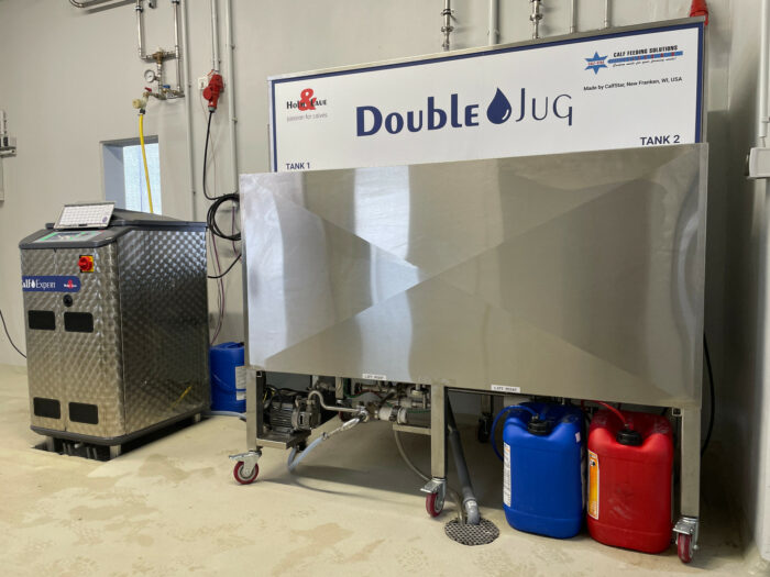 Der DoubleJug Tank steht im Vordergrund